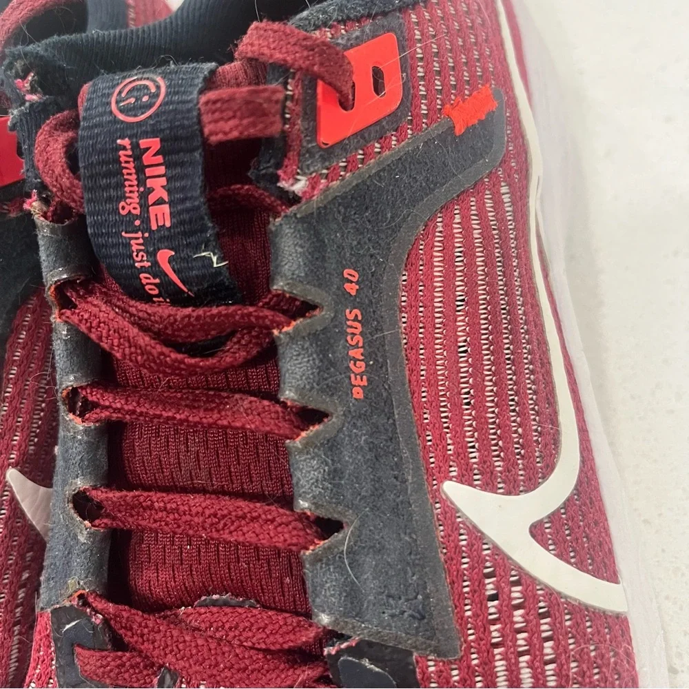 Nike Kids burgundy Pegasus 40 size 5Y‎ used